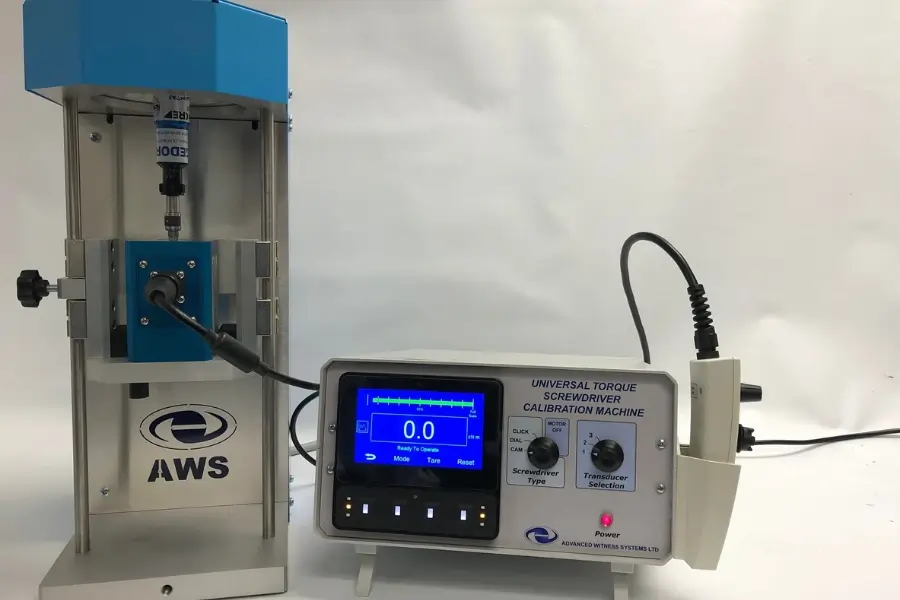 Torque screwdriver tester with it's associated control box and handheld