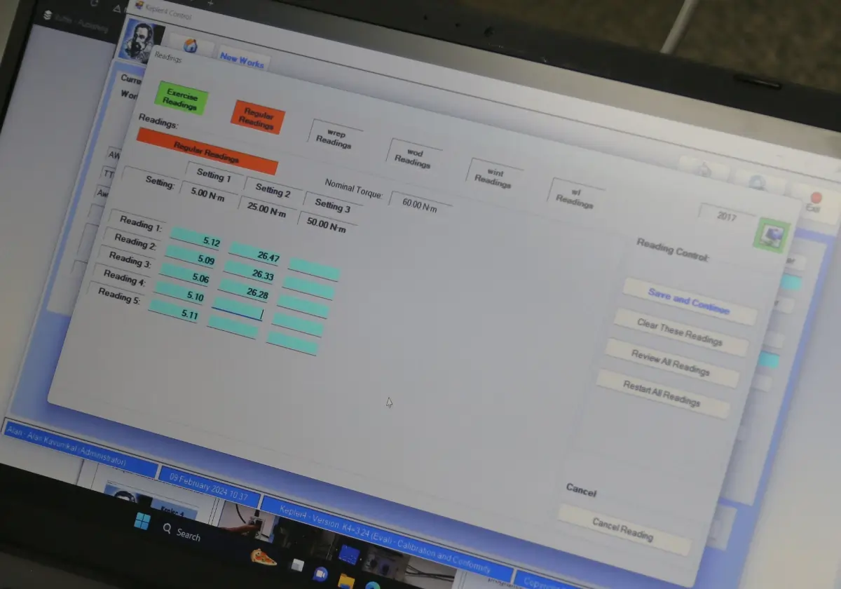 Kepler 4 torque calibration software Readings screen on a laptop